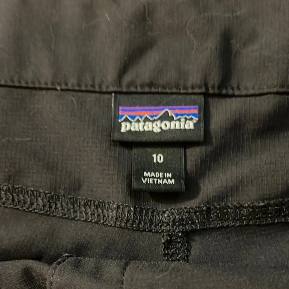 Patagonia women’s size 10 Black lace up board short - Picture 3 of 5